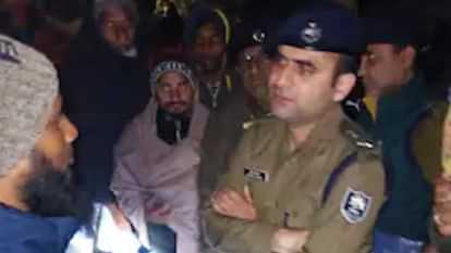 Bihar News : पंचायत भवन बनाने को लेकर हुआ हंगामा, दो पक्ष आपस में भिड़े, एक व्यक्ति की मौत Bihar News : Two parties clashed in Nawada bihar police news hindi news today