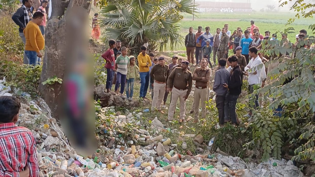 Bihar News Body of middle-aged man found hanging from tree on highway family members suspect murder