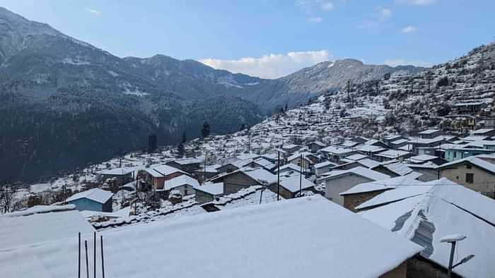 Snowfall in Uttarakhand Mussoorie Harshil Char Dham Kedarnath Badrinath Gangotri Yamunotri Watch Photos