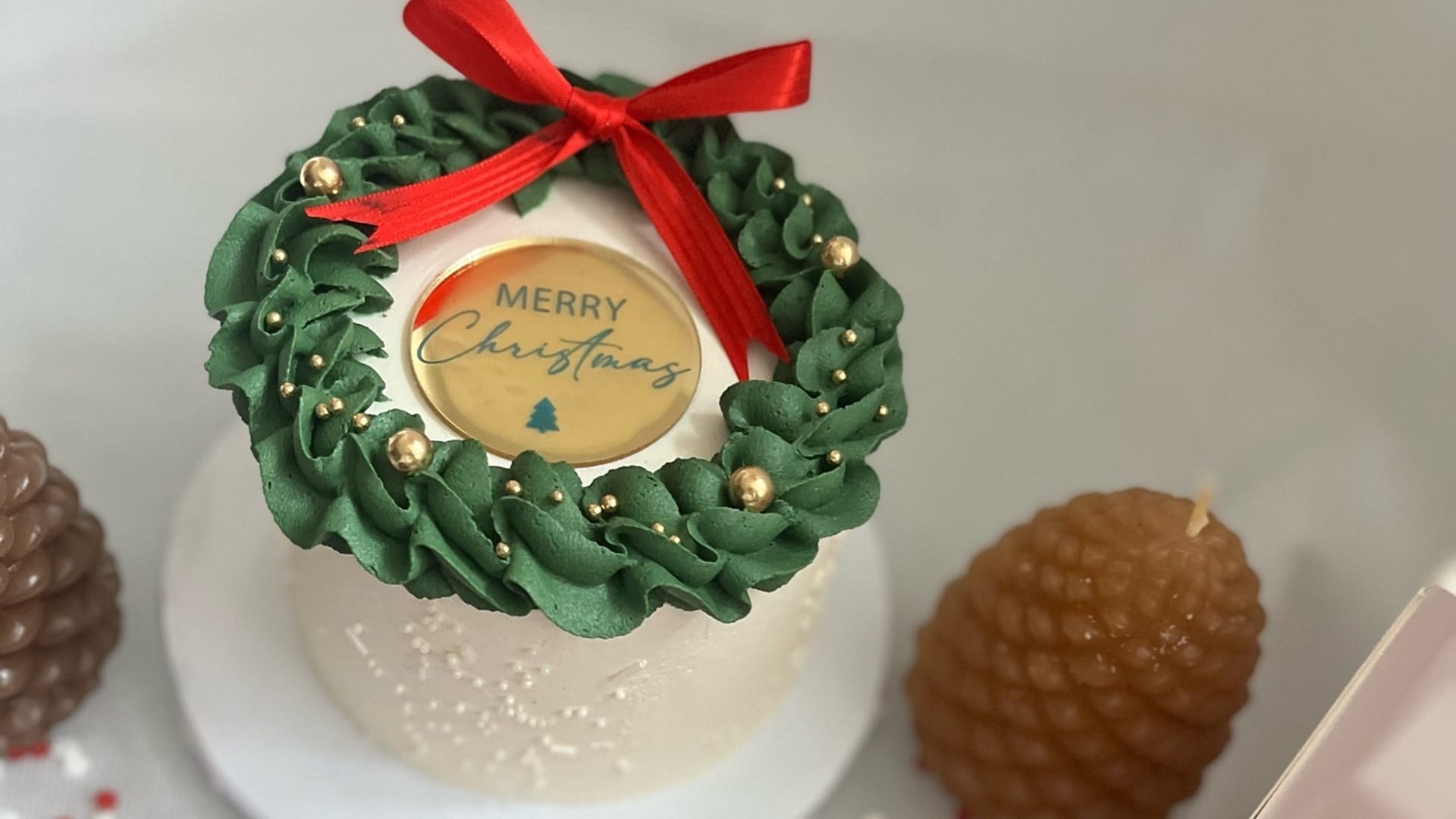 Christmas Cake Decoration Ideas with images 2024