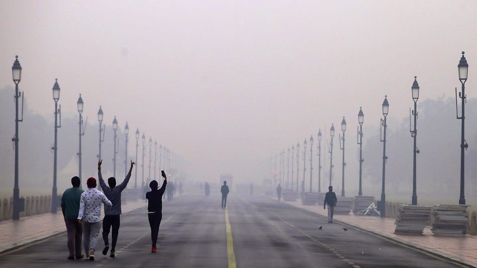 Temperatures drop due to light rain in Delhi; Yellow alert for rain today