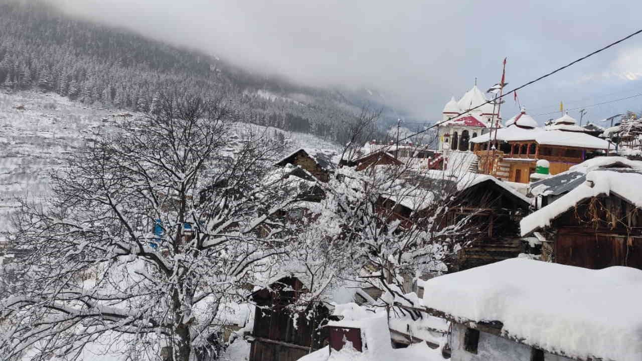 Snowfall in Gangotri Dham weather changed Yamunotri Kedarnath Badrinath also Uttarakhand Weather Watch photos
