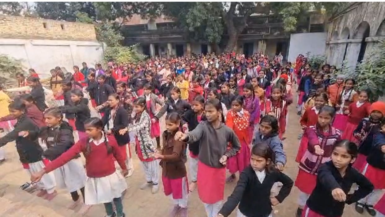 Amar Ujala Foundation Aparajita program daughters taught self-defense techniques