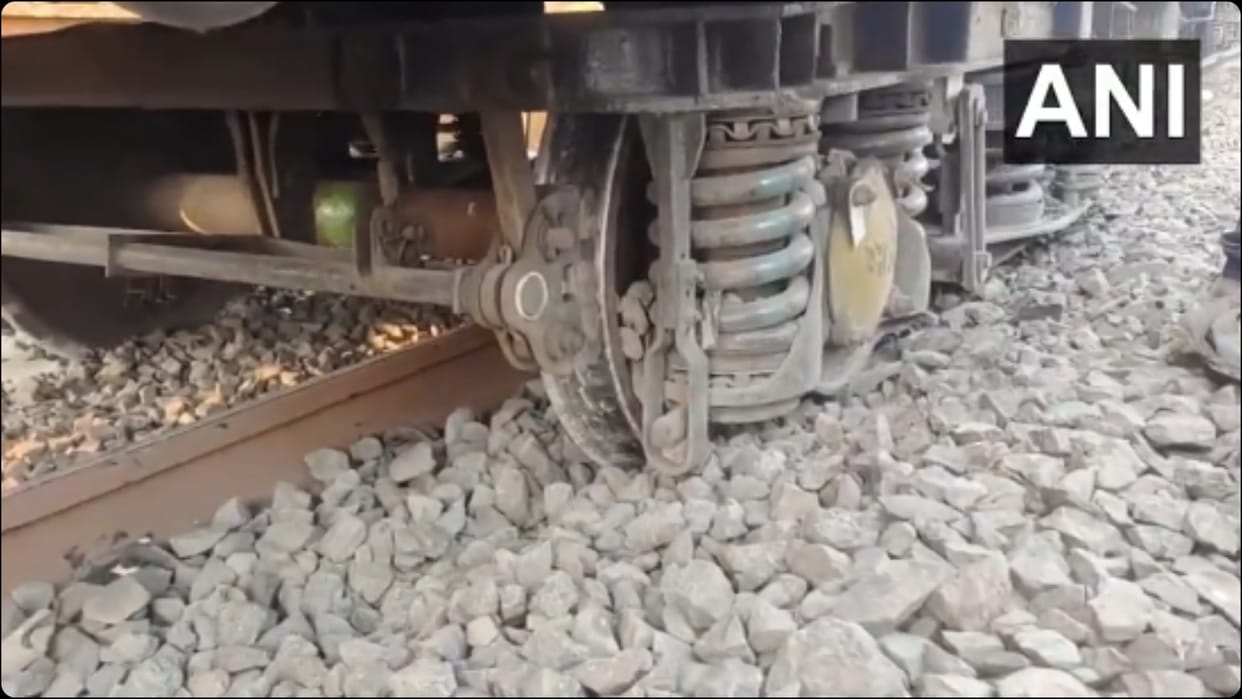 Gujarat: Dadar-Porbandar Saurashtra Express derails near Surat, no one injured says Railways officials