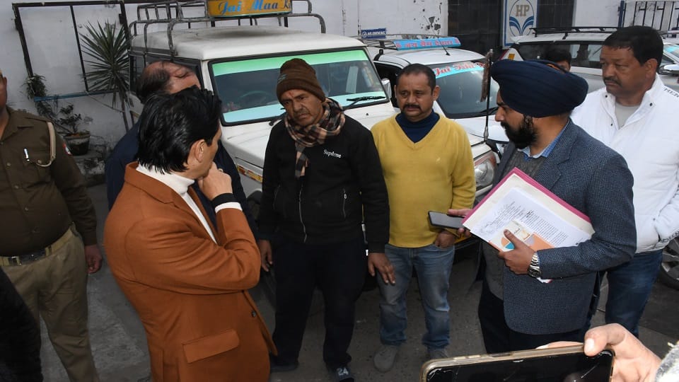 Commissioner Deepak Rawat furious after seeing illegal taxi stands at various places in haldwani