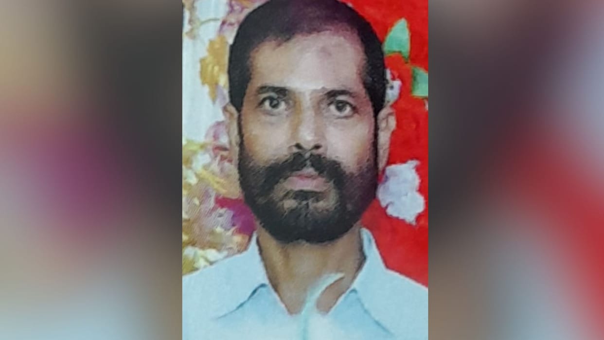 young man died after burnt by room heater in Sonbhadra