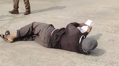 Complainant from Malhargarh reached Mandsaur Collector office returning home regarding bribery case