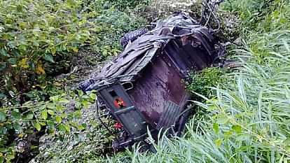 Army vehicle fell into a deep ditch in Poonch several soldiers injured in accident