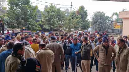 रुड़की में ग्रामीणों का हंगामा