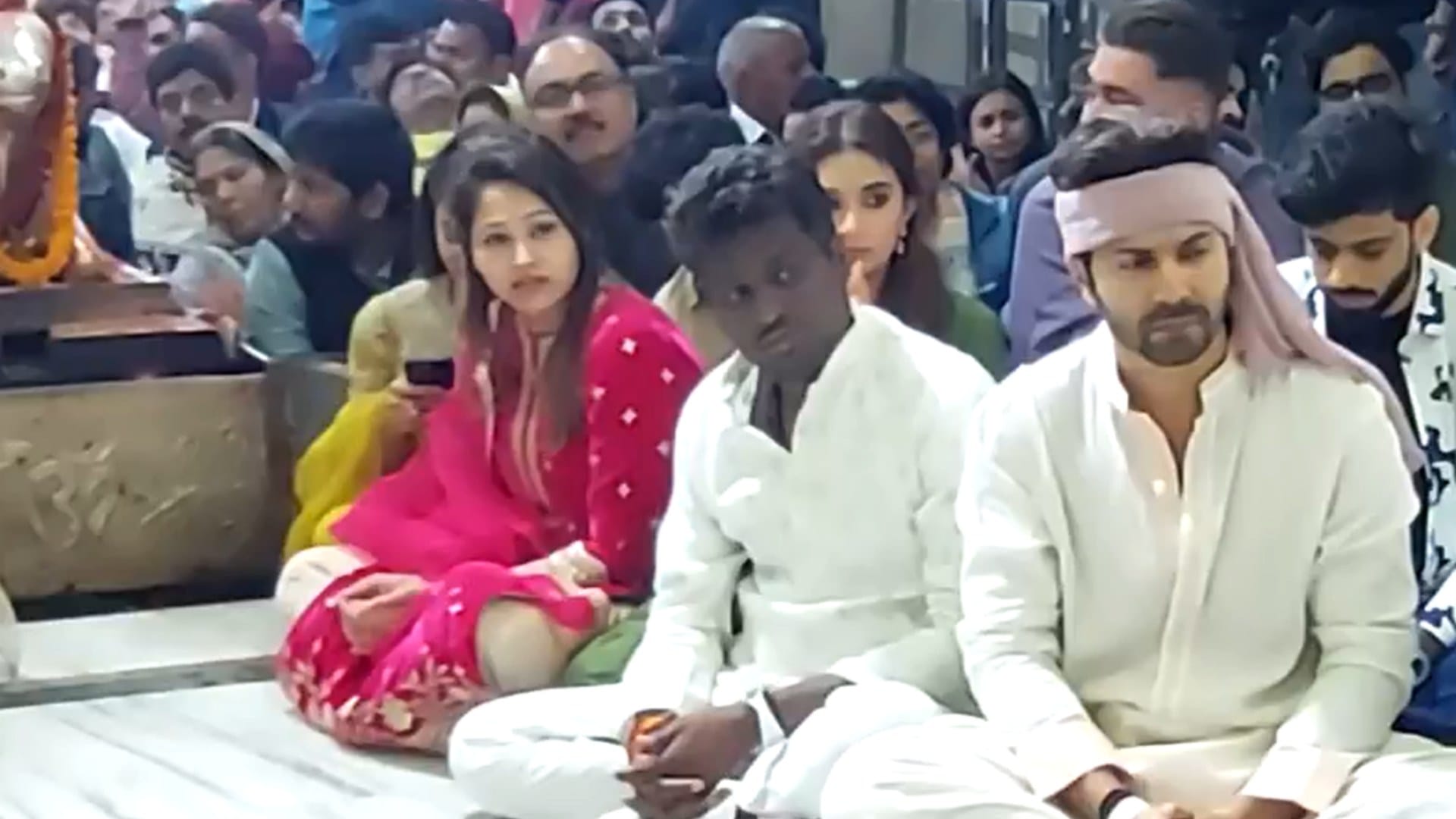 Baby john actor Varun Dhawan Keerthy Suresh Producer Atlee offers prayers at Mahakaleshwar Temple Ujjain