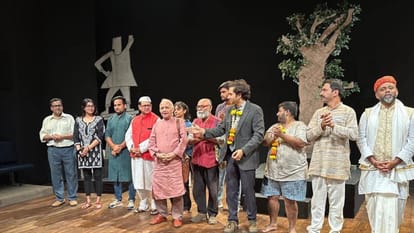 Bhookhe Bhajan Na Hoye Gopala Play Review by Pankaj Shukla Sagar Sarhadi Ramesh Talwar M S Sathyu Kuldip Singh