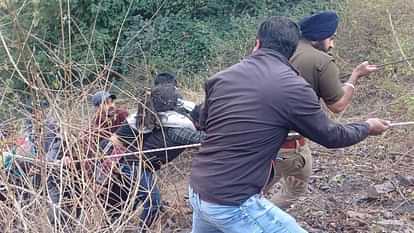 Bhimtal Bus Accident: दर्दनाक...27 लोगों को लेकर जा रही बस खाई में गिरी, हादसे की भयावह तस्वीरें आई सामने Bhimtal Bus Accident roadways bus Accident near Amdalli Death many people injured Almora Haldwani Watch Photos