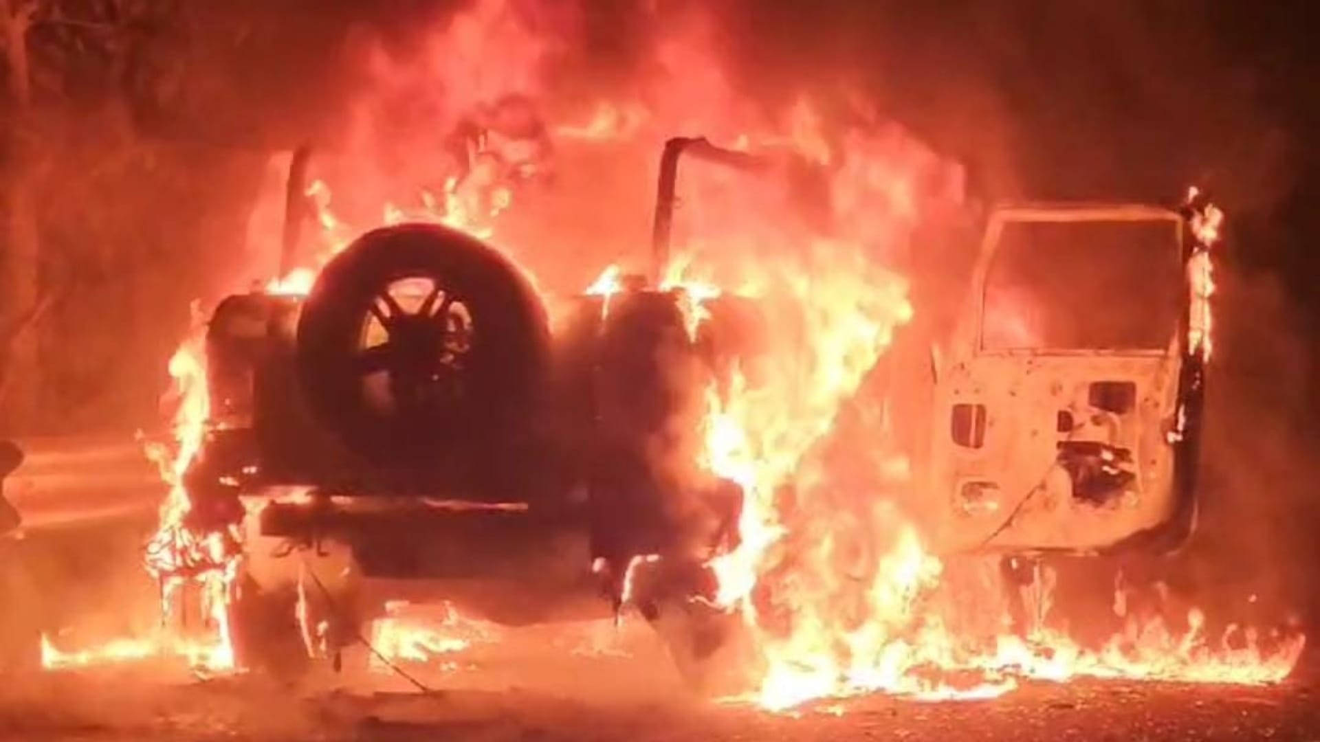 Bihar News : Fire in Thar xuv burning car on nh 57 muzaffarpur-darbhanga four lane