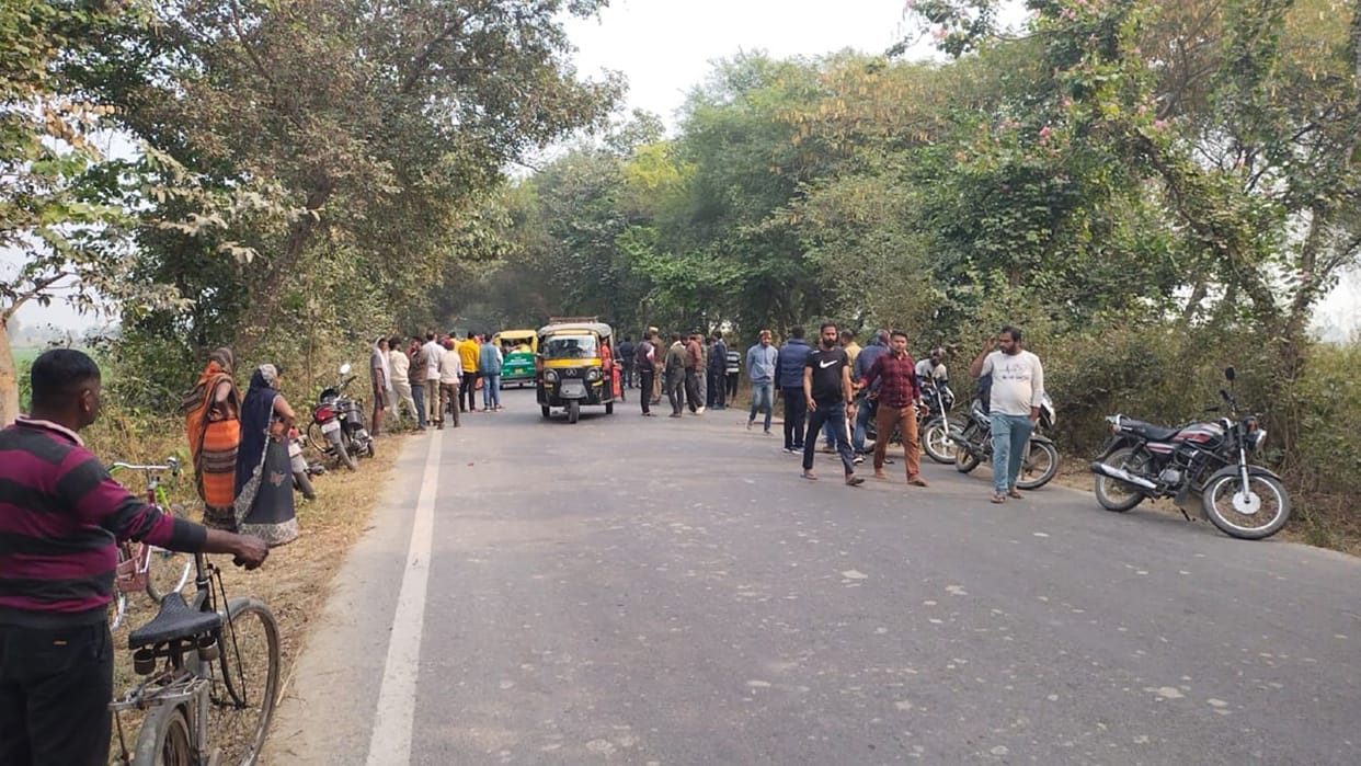 Teen dies after being hit by a truck, two seriously injured accident near Naryanapali village in Gadwar polic