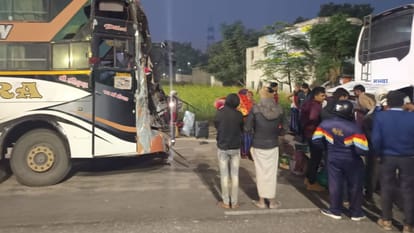 bus devotees truck collided in Varanasi people ran hearing screams darkness road reason of accident