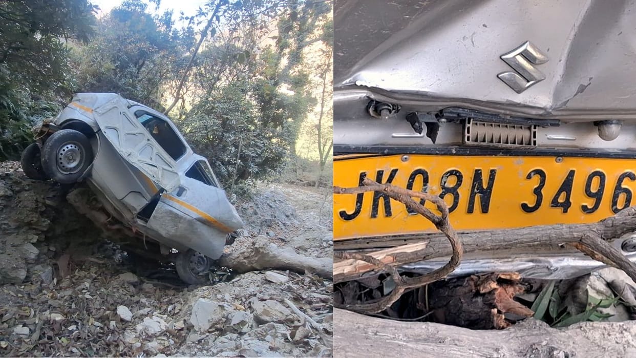 J&K Accident: Panic created when Eeco car fell into a ditch, life saved by rescue operation, one person injure