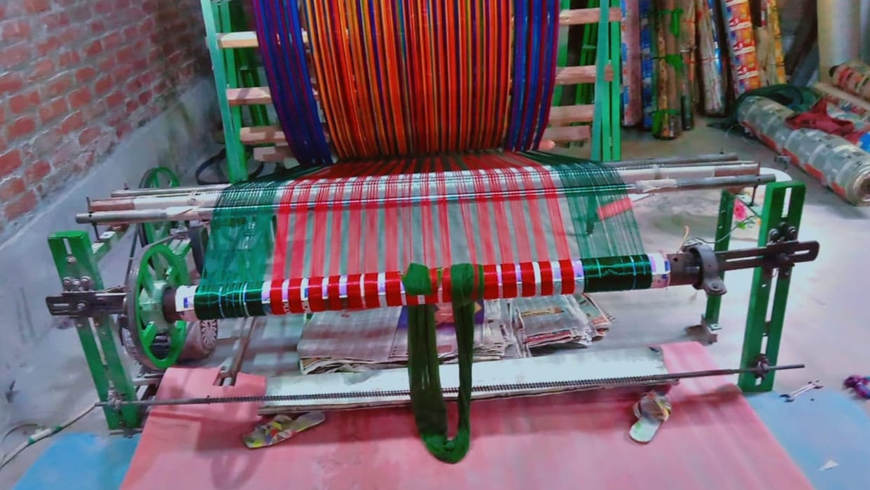 painful accident recorded in video call husband terrified wife dupatta stuck machine