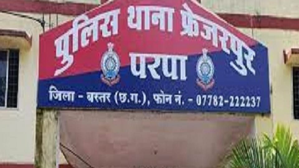 Thieves stole lakhs of rupees from a house in Parpa police station area of Jagdalpur