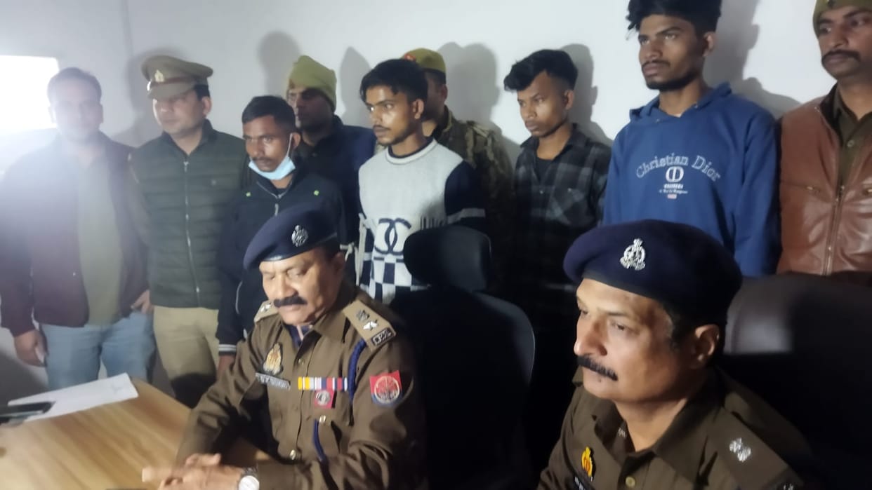 Car robberies in Chakeri exposed five arrested including a minor police reached the accused with help of CCTV
