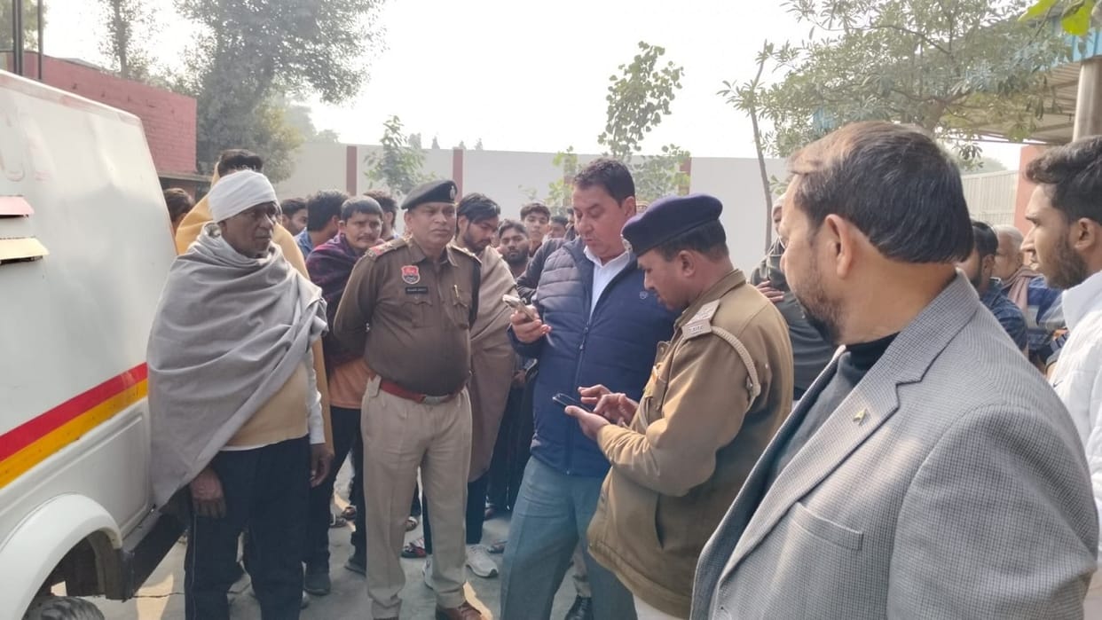 dispute between two brothers in Karnal, police took away the body of the father from the crematorium