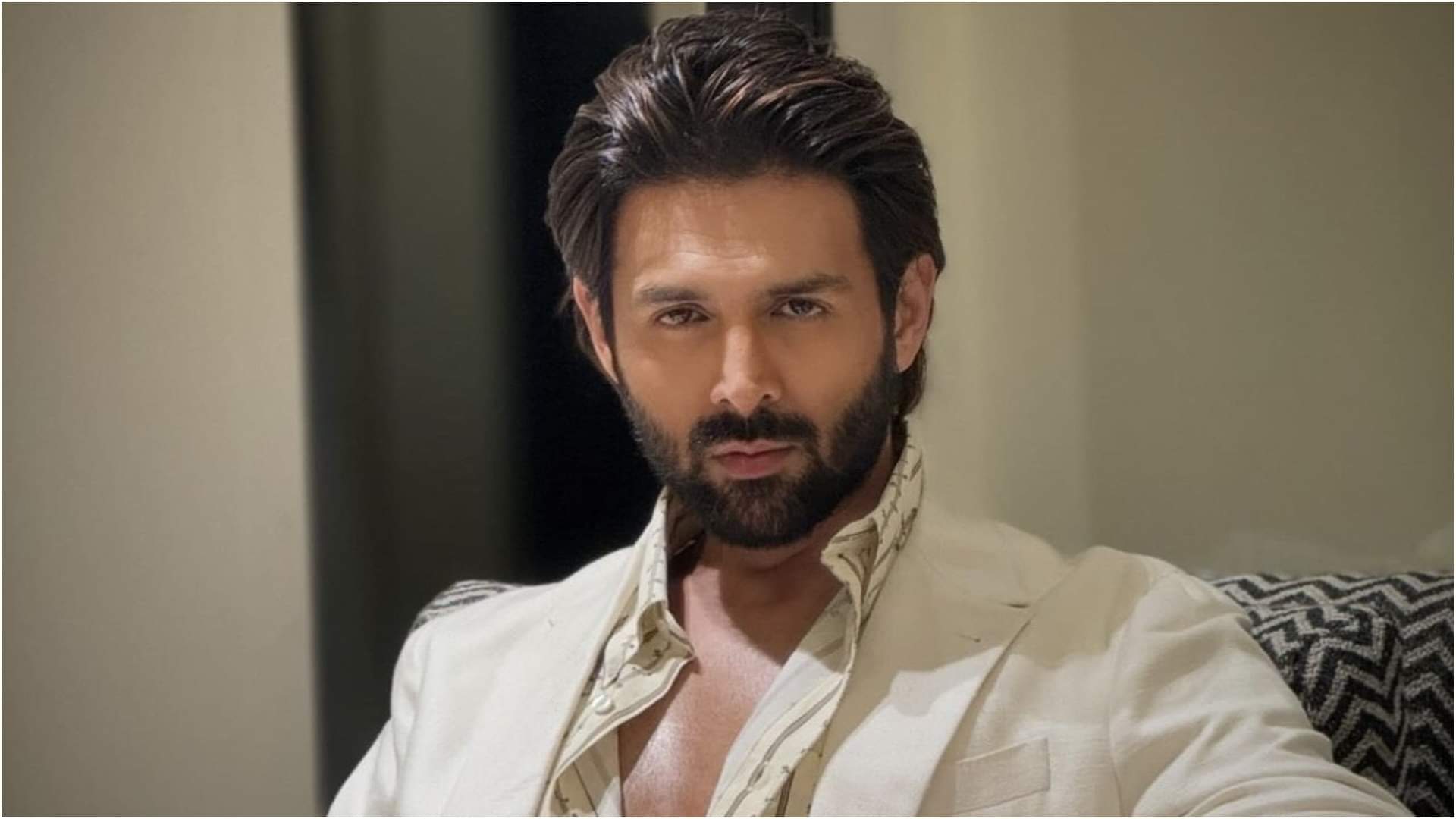 Kartik Aaryan Fees For Karan Johar Dharma Production Film Tu Meri Main Tera Main Tera Tu Meri Is 50 crore