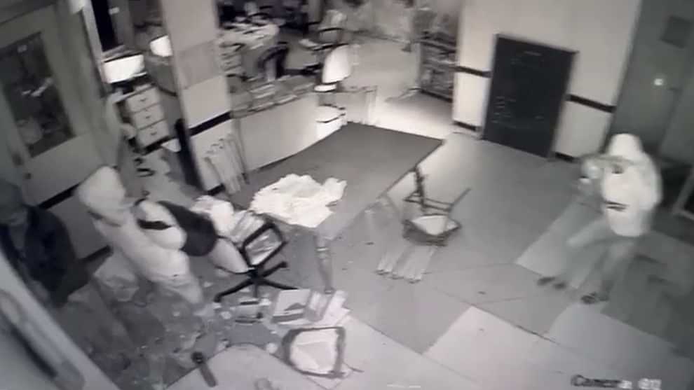 Lucknow: Indian Overseas Bank loot video.