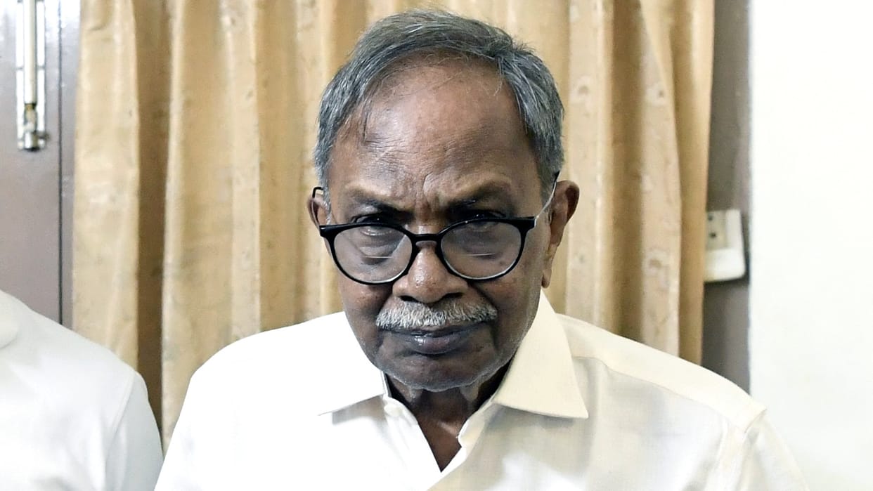 Noted writer and Jnanpith award winner M T Vasudevan Nair passes away