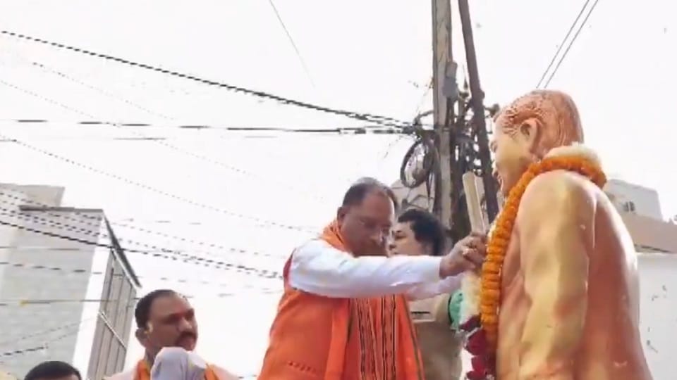 Birth anniversary of former PM Atal Bihari Vajpayee CM Vishnu Dev Sai paid floral tribute on his 100th birth a
