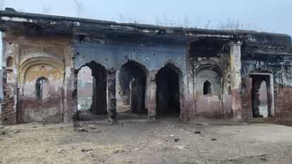 UP: संभल में ASI टीम ने किया बावड़ी का निरीक्षण; परत दर परत निकल रही प्राचीन इमारत; साफ दिखने लगीं 13 सीढ़ियां UP News Sambhal Tunnel building of ancient stepwell is emerging layer by layer in Sambhal