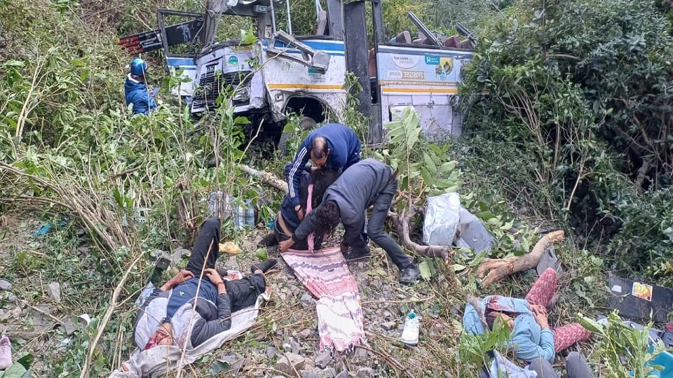Bhimtal Bus Accident: Ranjana eyes kept searching for her friend in the ambulance after bhimtal bus accident