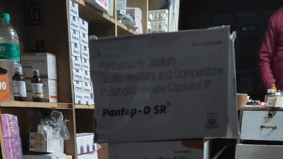 Sample medicines worth 50 lakhs of reputed companies seized kingpin arrested