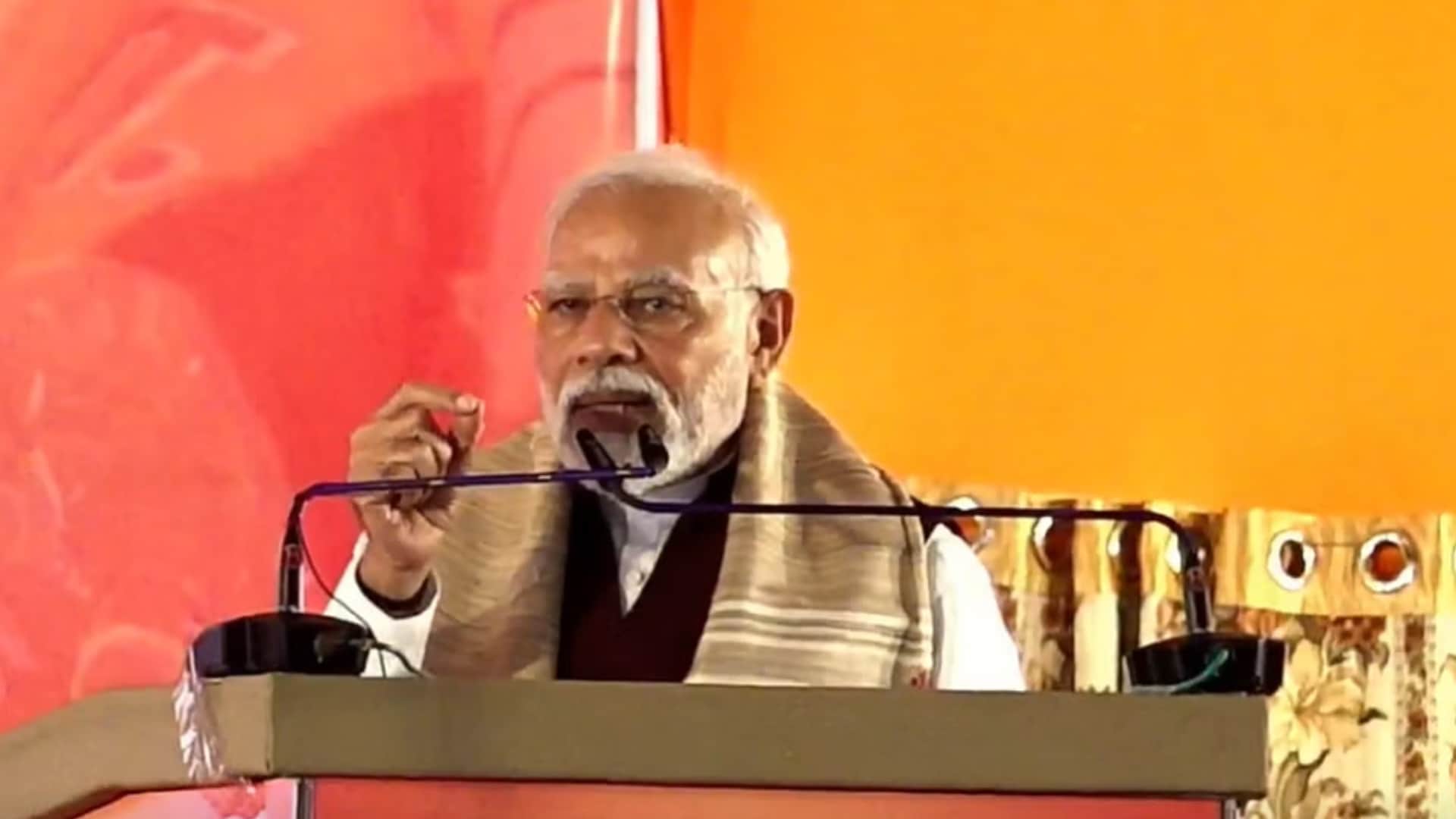 King Actor Shah Rukh Khan praises Prime minister Narendra Modi Waves 2025