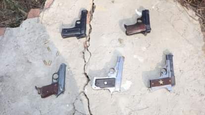 आरोपियों से बरामद हथियार