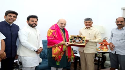 Andhra CM meets PM, discusses state's financial challenges, seeks more support Hindi News