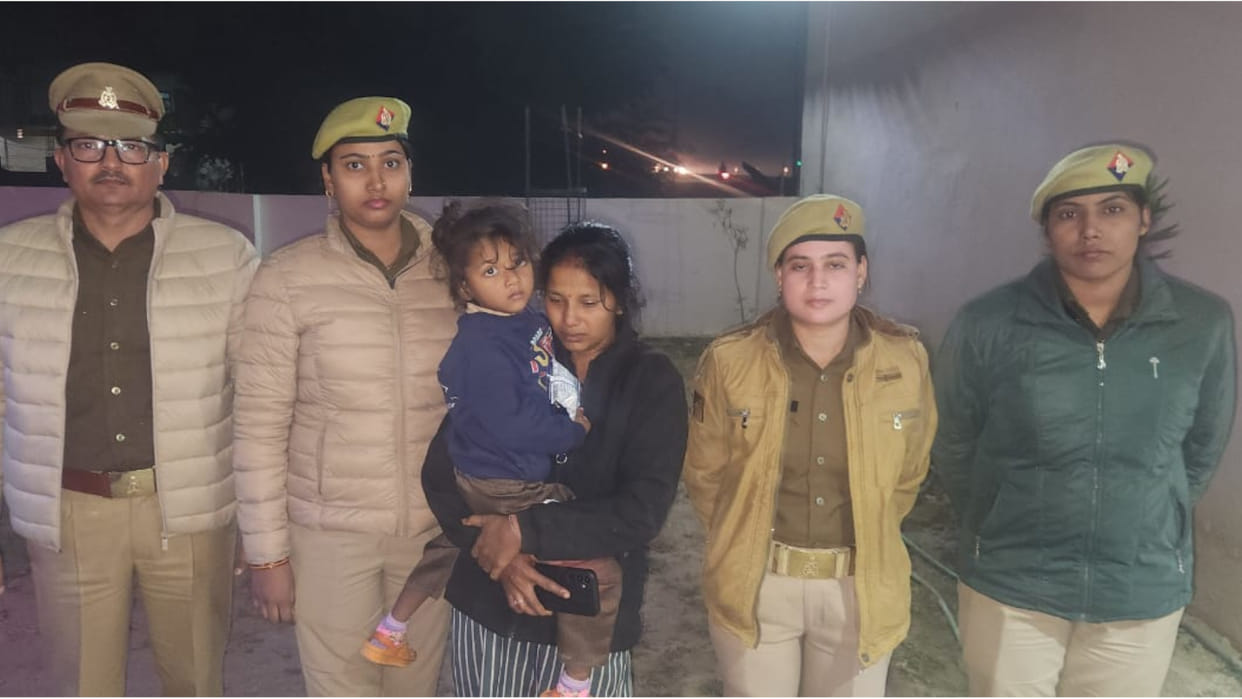In Gorakhpur, a child was kidnapped and was waiting for LTT train on platform number 9, caught.