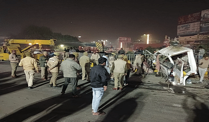 Truck-container becomes fatal, DCM driver dies, former president of Allahabad University Students Union narrow
