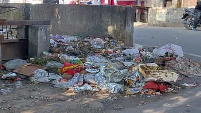 People are troubled by the pile of garbage in Haldwani city