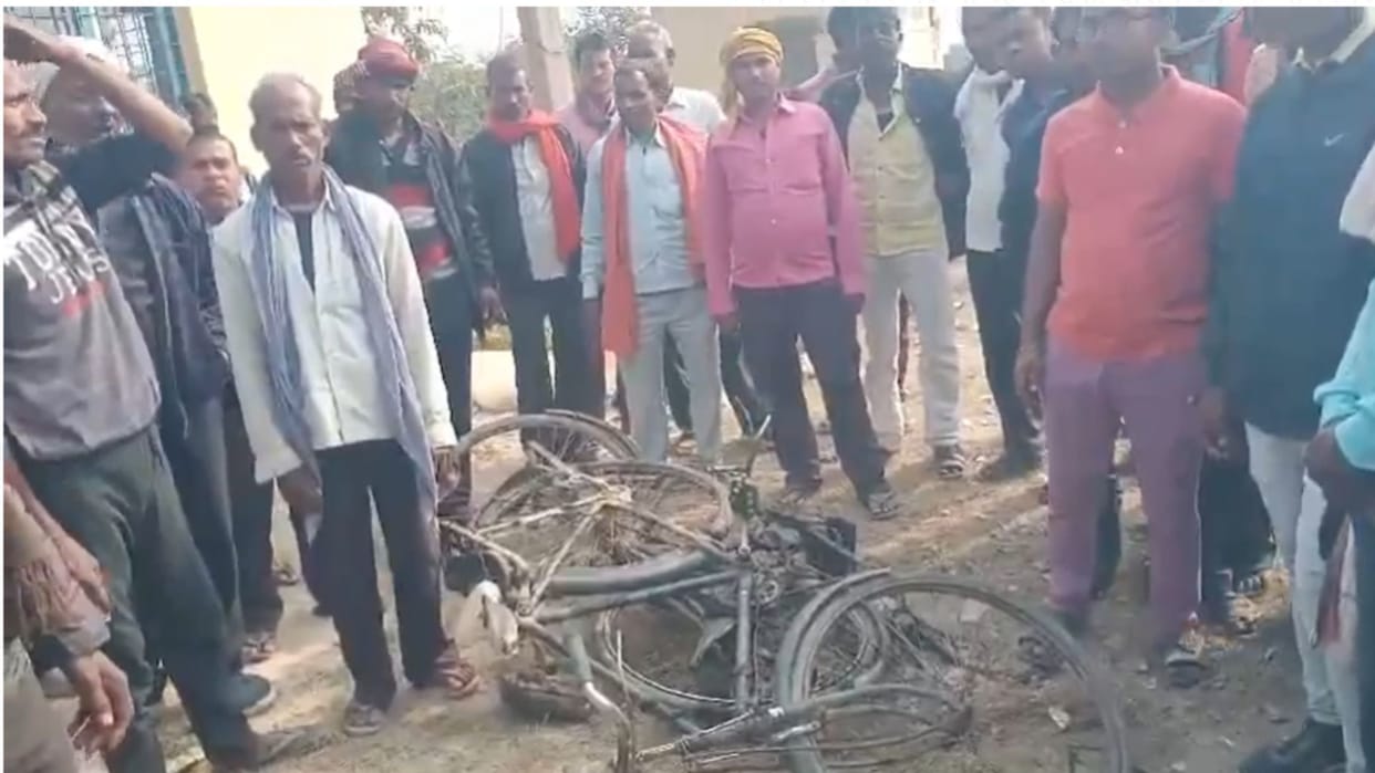Ruckus over bicycle in Jaunpur Workers protested disrupted loading and unloading of trucks