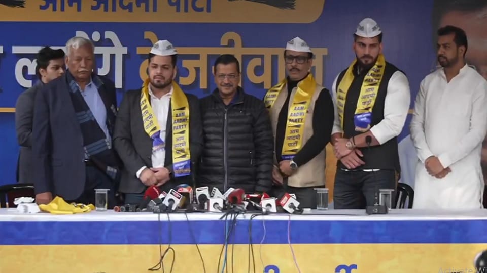 Rohit Dalal and Akshay Dilawari, who are associated with the field of sports and fitness, joined aap