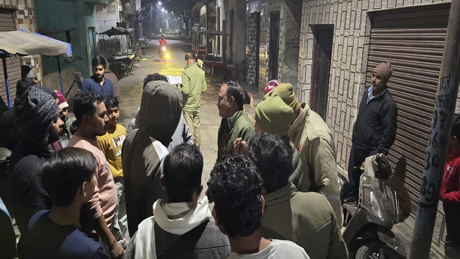 People of Hindu community started digging well adjacent to mosque in Mandi Dhanaura