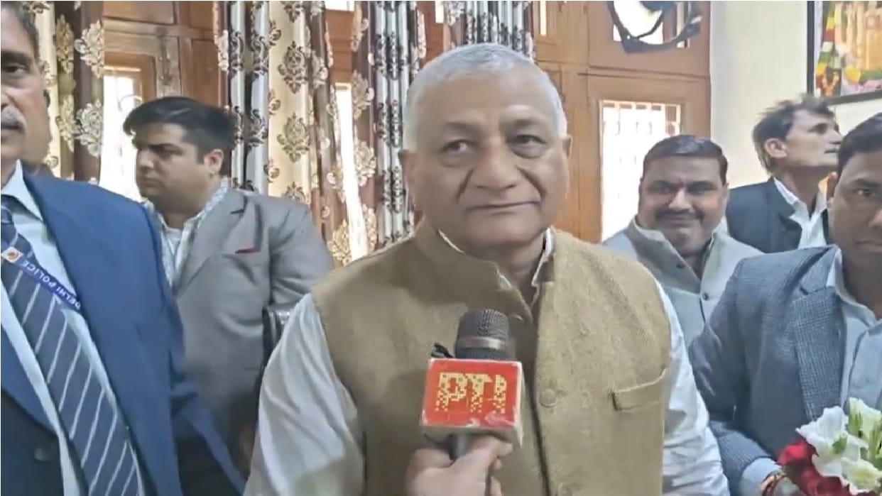 Mizoram Governor Gen. V.K. Singh Visits Agra Spends Time at Daughter’s Residence