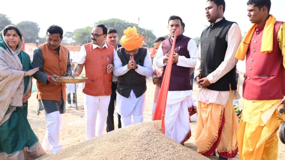 CM Vishnudev Sai participated in Parvatdan Mahotsav organized in Sarangarh