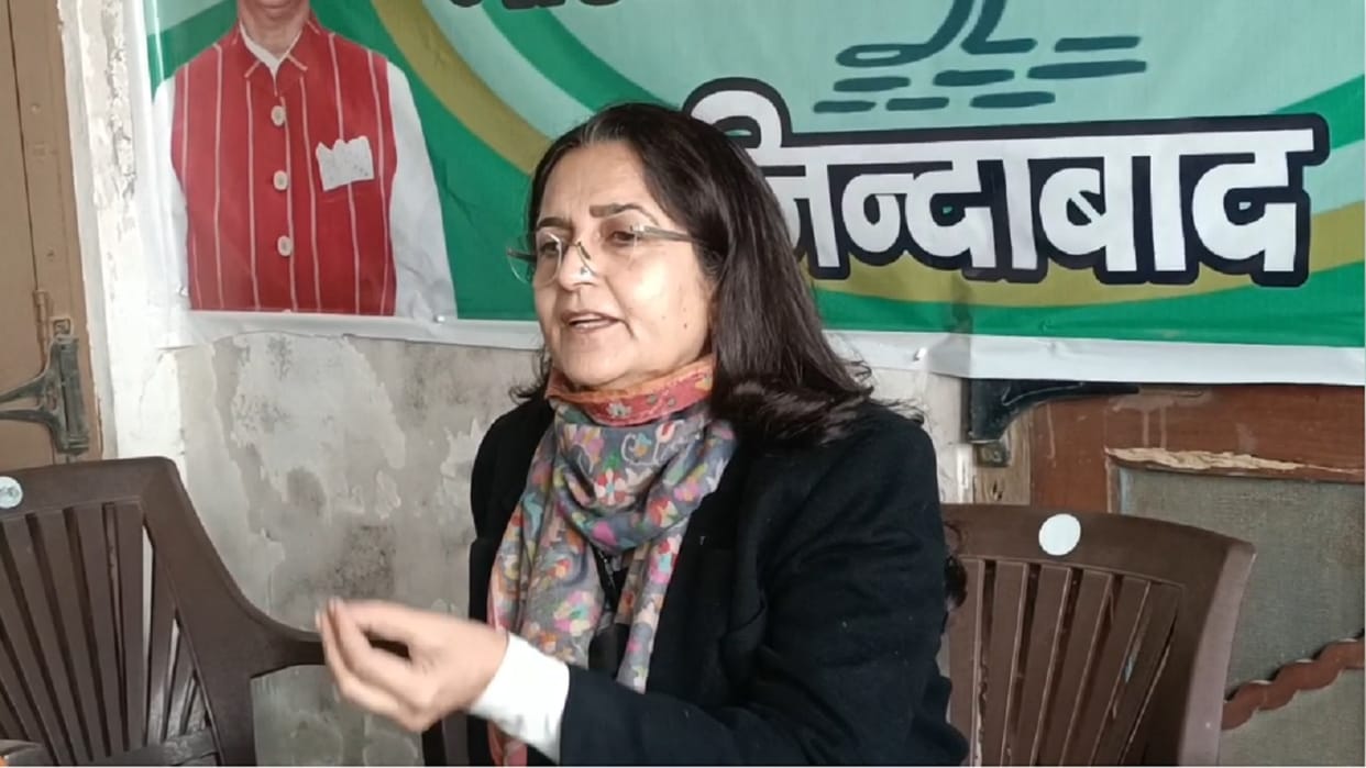 Kiran Chaudhary's advice to Hooda: You are old now