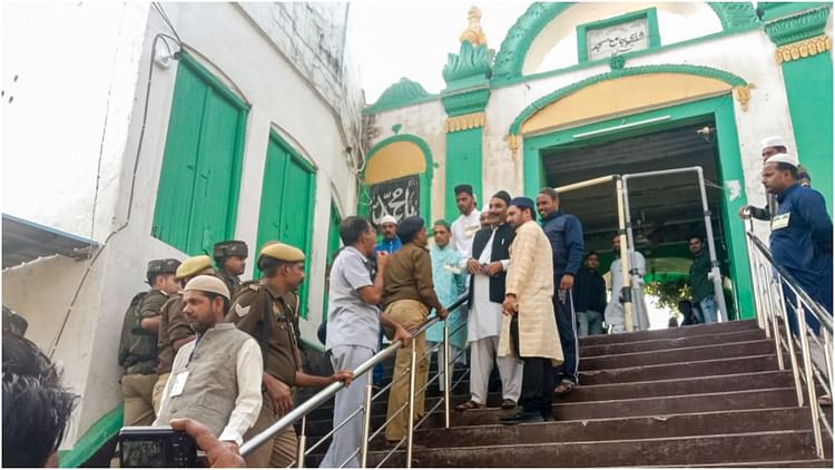 जामा मस्जिद बनाम हरिहर मंदिर: चंदौसी कोर्ट में मुस्लिम पक्ष ने दी SC के आदेश की कॉपी; 5 मार्च को अगली तारीख