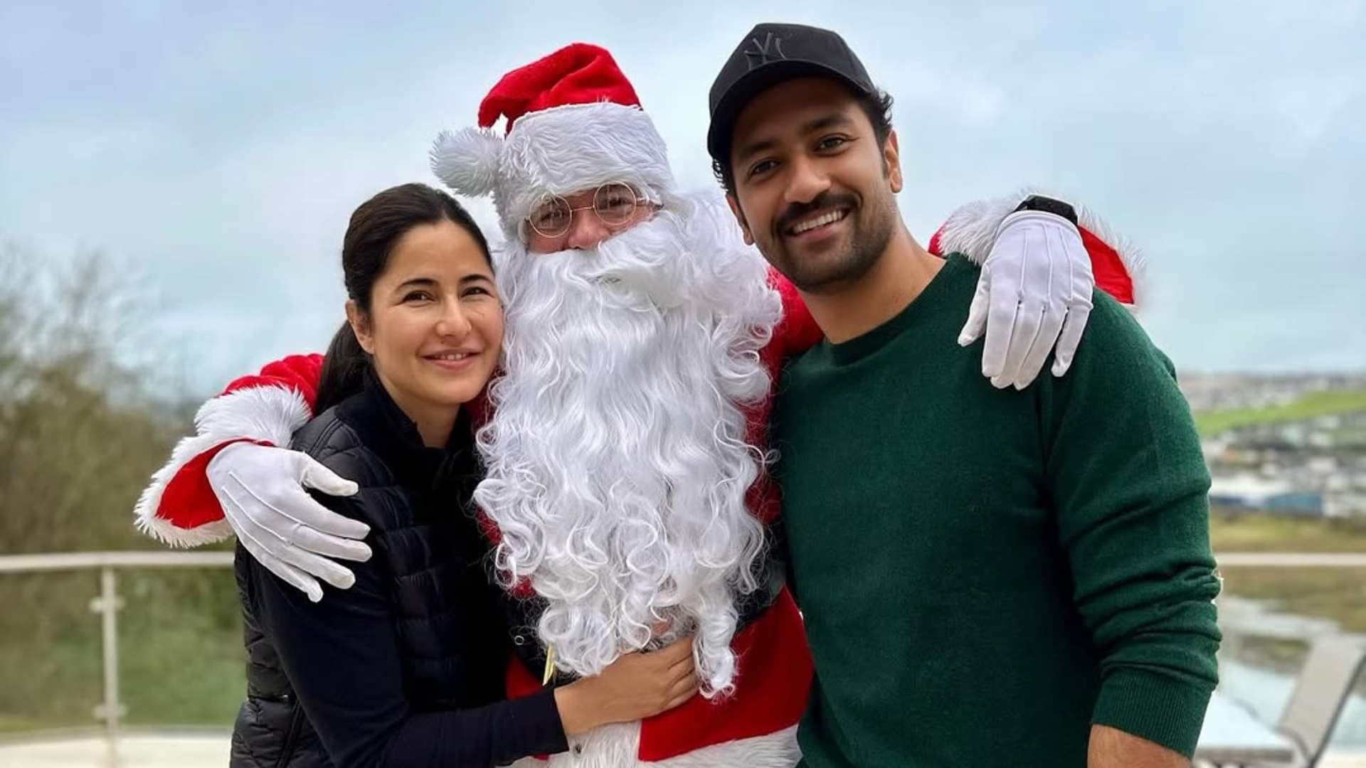 Katrina Kaif Vicky Kaushal Christmas Party Adorable Santa Claus Beautiful Tree All The Gifts