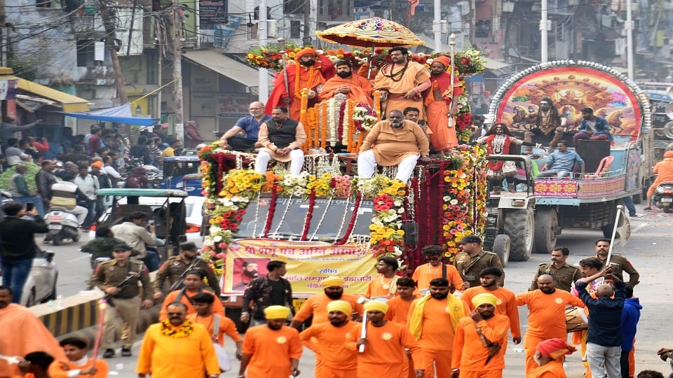 Amazing confluence of Sanatan in the entry of the camp of Taponidhi saints of Panch Agni Akhara