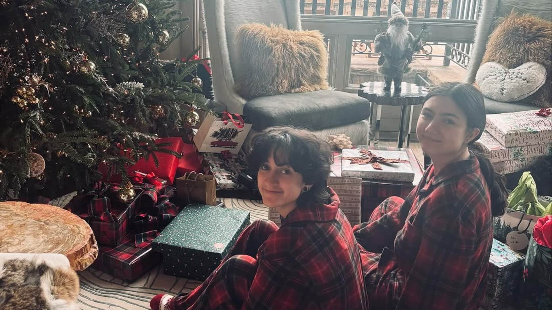 Jennifer Lopez Celebrates Christmas In Aspen With Kids Hollywood Actress Shares Snowy Snaps From Their Outing