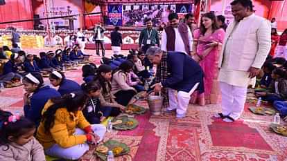 Ayodhya Mahotsav: After Durduria puja, a world record was created for the worship of 15,551 girls, the puja was done by showering flowers. world record was also made for worship of 15,551 girls after Durduriya Pujan in Ayodhya Mahotsav