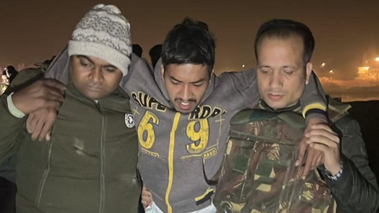 horrifying truth murder of girl dragged room hand five minutes later accused came out with dead body