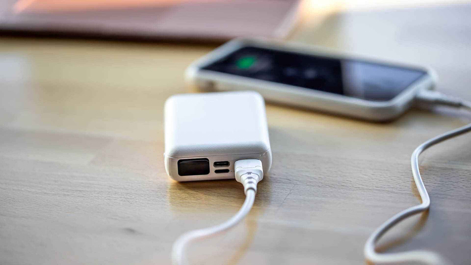 Power Bank Safety Watch Out for These Warning Signs Before It Explodes know in hindi